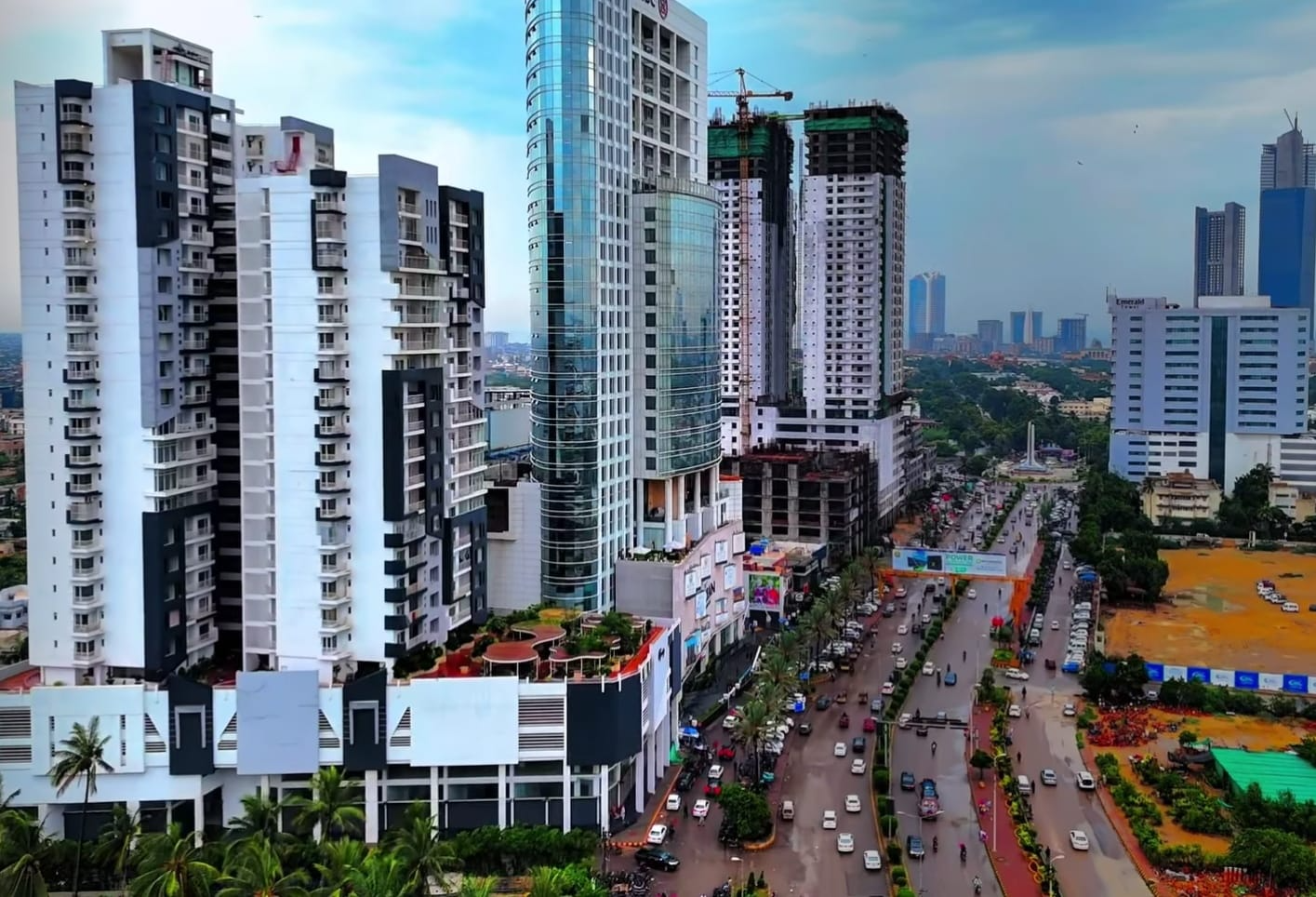 Discover the 'Karachi Edge' in 2026. Learn how solo-builders in emerging markets use Geopolitical Arbitrage and AI to out-innovate Silicon Valley hubs.